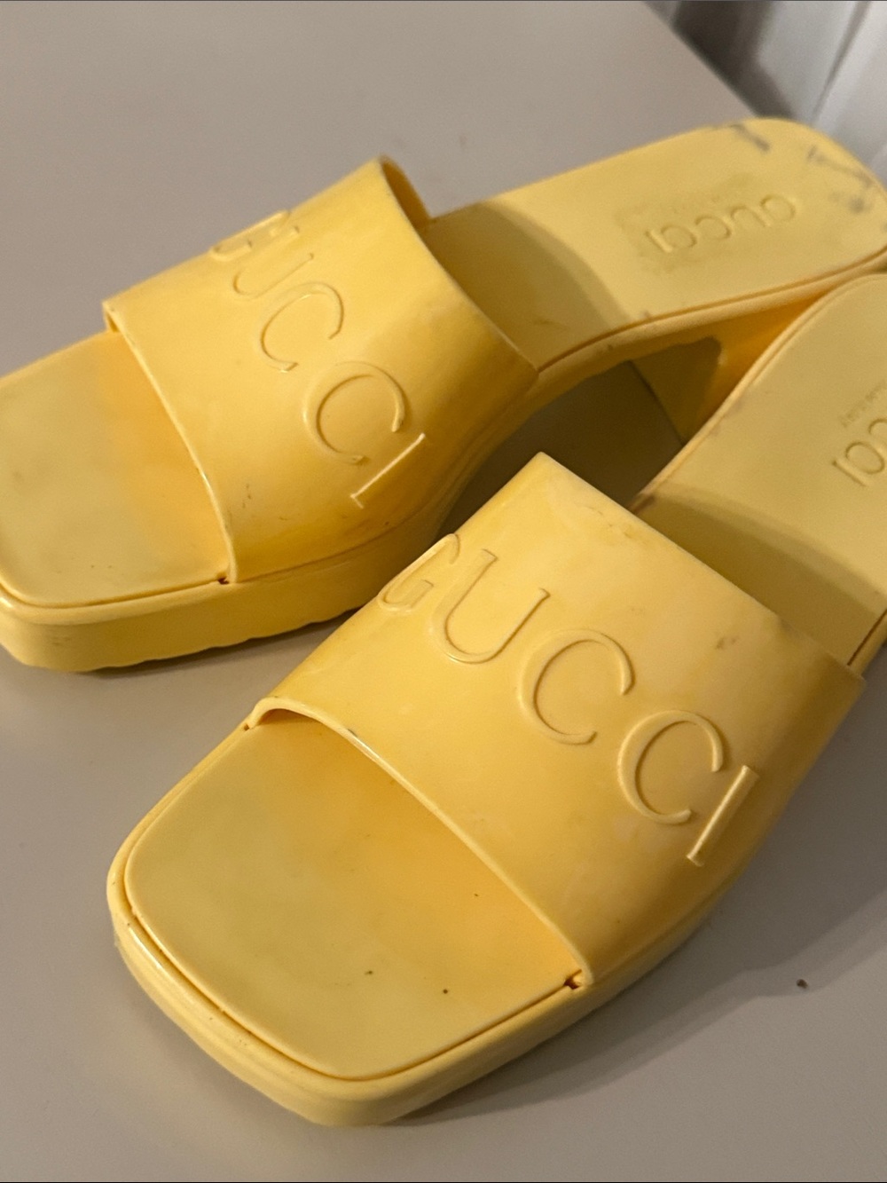Gucci Yellow Patent Logo Slide Sandals 37 size - Picture 12 of 14